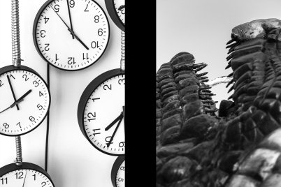 Schwarz-Weiß-Fotografie aus der Serie "Transgression durch Hoffnung". Fragmentarische Abbildungen von links Uhren und rechts einer abstrakt geschwungenen Form, vermutlich Nahaufnahme einer Brunnenskulptur.