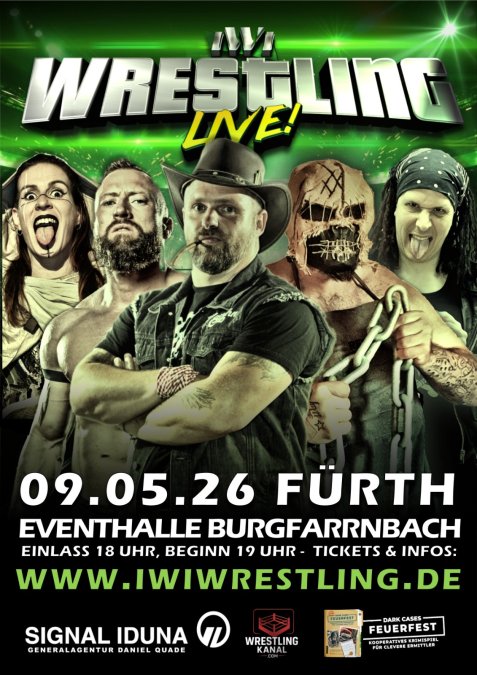 Fünf maskierte und kostümierte Wrestler vor grünem Hintergrund mit Schriftzug 'WRESTLING LIVE!'