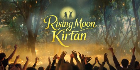 Hände strecken sich zum Mond