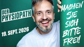 Frederic Newnham mit weißem T-Shirt vor grünem Hintergrund mit Text 'DER PHYSIOPATH'