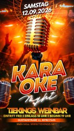 Zwei Retro-Mikrofone links und rechts vor einer jubelnden Menschenmenge mit der Schrift 'KARAOKE night' in großen Buchstaben in der Bildmitte