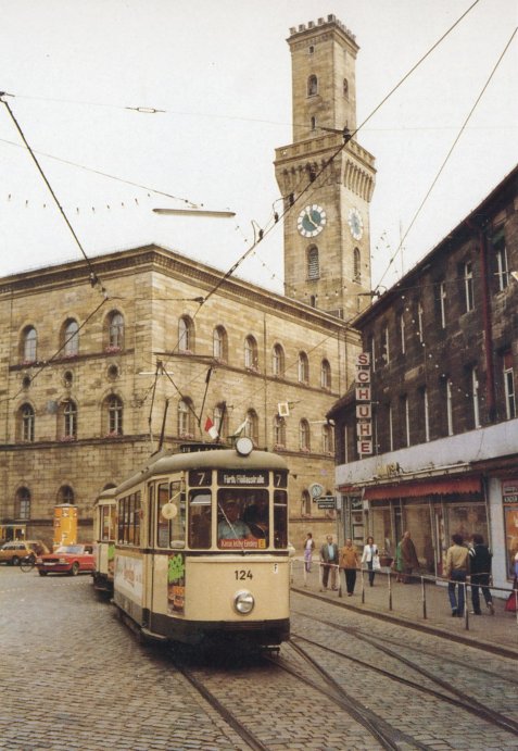 Historisches Bild der Straßenbahn Linie 7 in Fürth in der heutigen Fußgängerzone