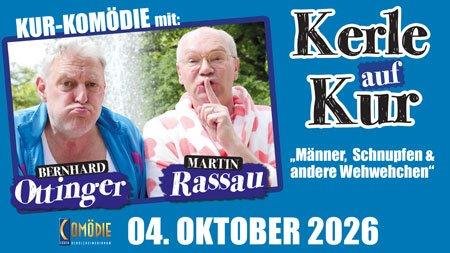 Zwei Männer mit ernstem Gesichtsausdruck, einer zeigt den Finger vor den Mund, auf blauem Hintergrund mit weißer und gelber Schrift