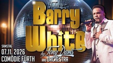 Goldene Schrift "Tribute to Barry White" vor einer großen Discokugel